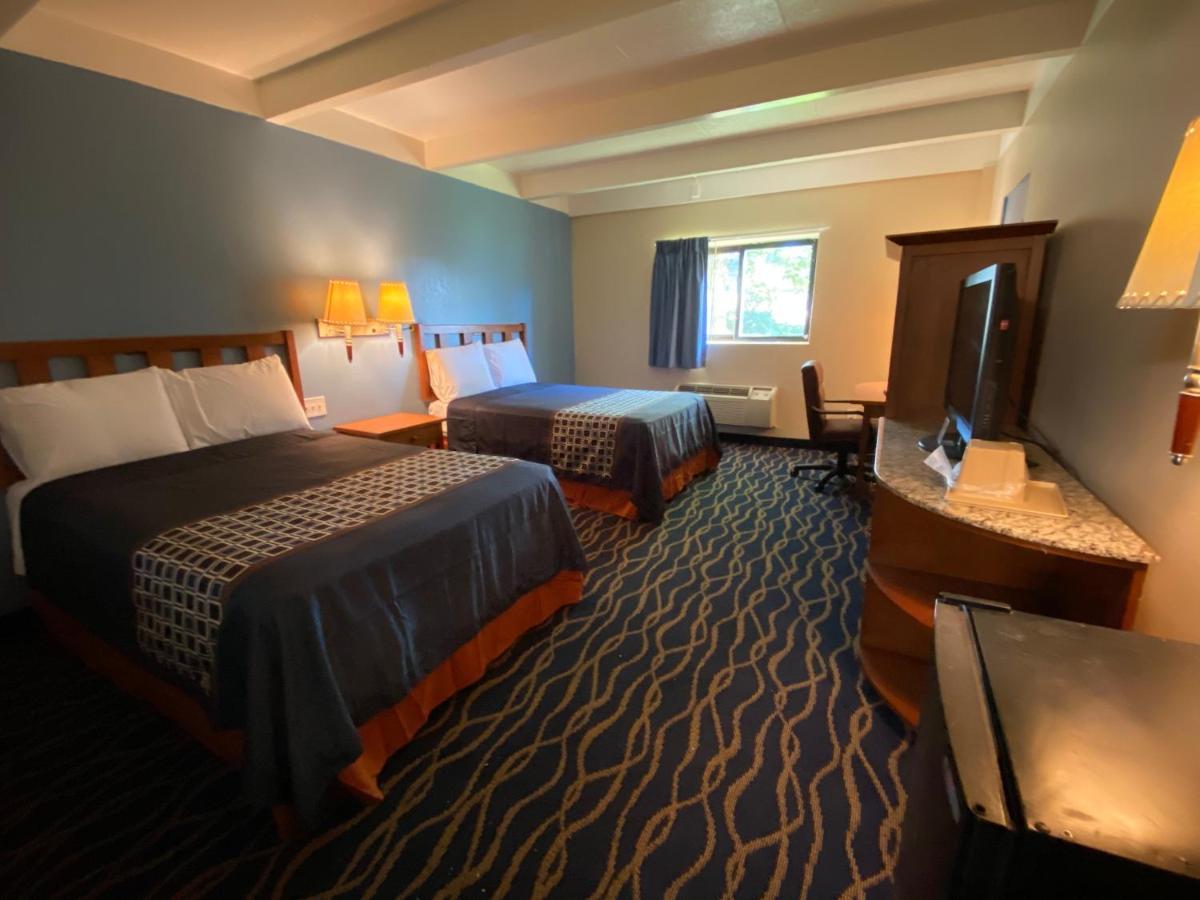 Economy Inn North Randall Ngoại thất bức ảnh